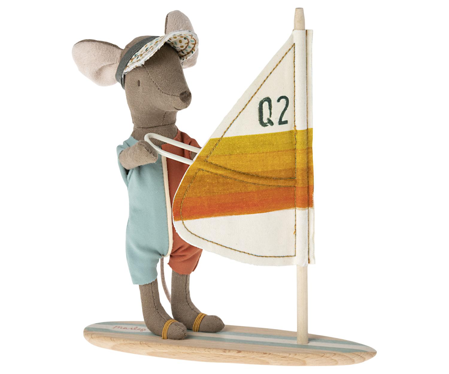 Beach mouse, Surfer big brother