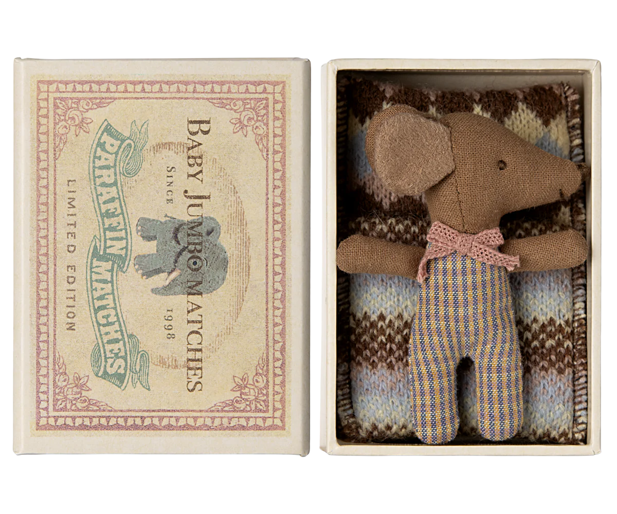 Sleepy/wakey baby mouse in matchbox - rose