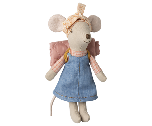 Maileg – Storasyster vandrarmus med rosa sovsäck, magneter i händerna