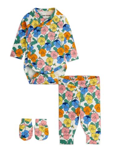 Violas babykit - blommigt