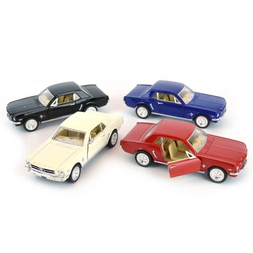 Bil ford mustang I plåt