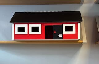 Bondgård i trä, liten - Röd