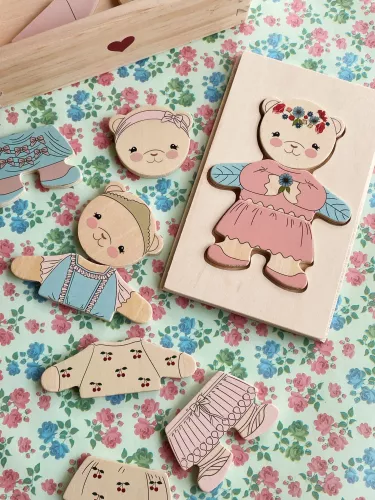 Wooden teddy dress up puzzle - Dusty pink