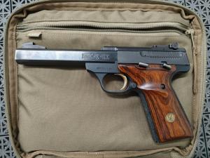 Browning Buckmark .22lr Begagnad inkl 2st magasin och 5.11-pistolväska