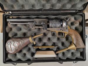 Colt Dragoon .44 3rd gen (Svartkrut, Licenspliktig) - Försäljningsuppdrag