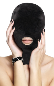 Täckande ansiktsmask som ger begränsad syn, av mjuk polyester.