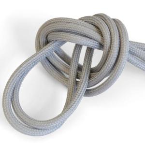 Naturligt grå textilkabel. Kabeln är ojordad och finns i flera olika längder.