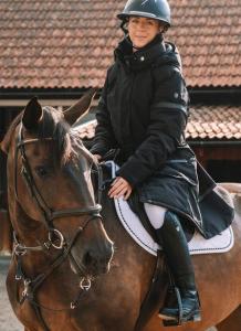 Jacka Royal Saga Coat Svart