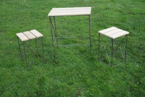 Bord Elin Ek + Två Stolar Thea Ek