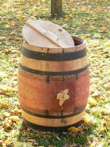 Vinfat regntunna m lock