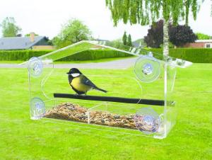 Foderautomat för fönster, Plexiglas