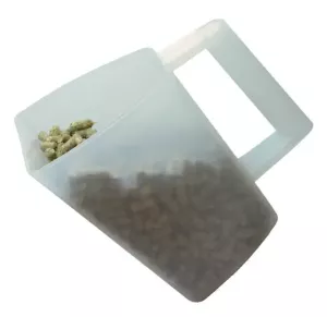 Foderskopa Plast Med Gradering 2L Transparent