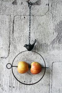 Fågelmatare 22x2x40cm m kedja gjutjärn