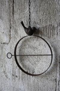 Fågelmatare 22x2x40cm m kedja gjutjärn