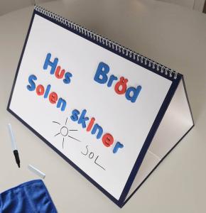 Hopfällbar magnetisk whiteboardtavla A3