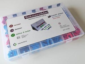 Magnetbokstäver med låda