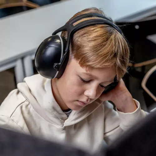 Ljuddämpande hörselkåpa