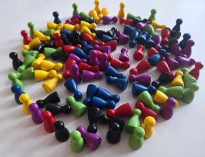 Spelpjäser i trä 120-pack