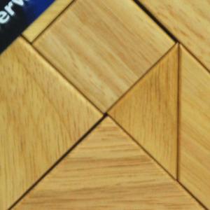 Tangram i naturträ