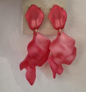 Leaf Earrings Strong Pink