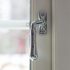 Fönsterhandtag Björkö, Rak 8x53 mm krom