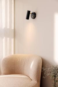 Vägglampa Svart Globen Lighting Hubble 15cm