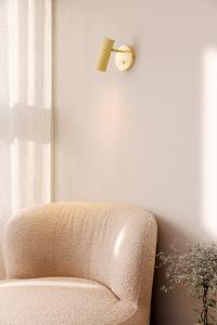 Vägglampa Mässing Globen Lighting Hubble 15cm