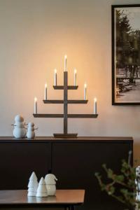 Adventsljusstake Trä Brunbetsad 7L 61cm Konstsmide