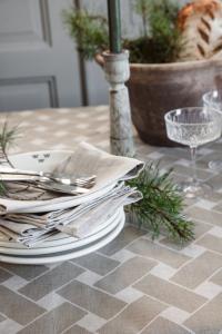 Bordsduk Natur/Taupe Almedahls Korg 145x250cm