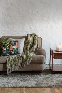 Kuddfodral Sammet Skogen Svart/Grön/Rosa 47x47cm Almedahls