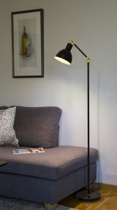 Golvlampa Svart Aneta Lighting Dublin 140cm