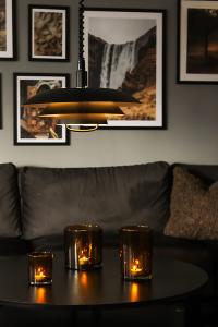 Taklampa Med Hiss Svart Aneta Lighting Epsilon 45cm