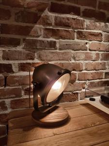 Bordslampa Järngrå/Trä Aneta Lighting Alaska 21cm