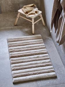 Badrumsmatta Redlunds River Linnebeige/Vit 50x80cm