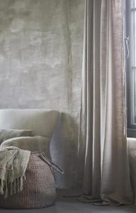 Gardinlängd Greige Boel & Jan Göran 1-Pack 135x300cm