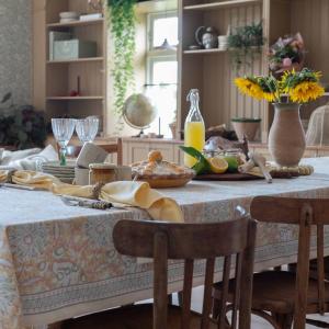 Bordsduk Dante Gul 145X300cm Fondaco