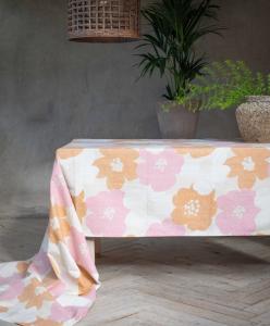 Bordsduk Lotta Blommig Multi 140x280cm Fondaco