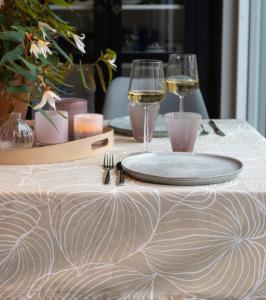 Bordsduk Tilda Linnebeige 140x280cm Fondaco