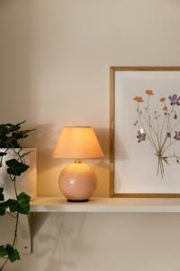 Portabel Bordslampa Iris 16 Rosa Globen Lighting