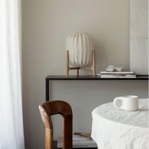 Bordslampa Ek/Natur Dimbar Watt & Veke Prisma 42cm