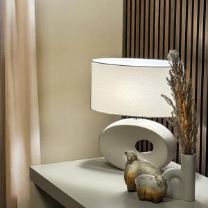 Bordslampa Keramik Ellipse Beige 42cm Aneta Lighting