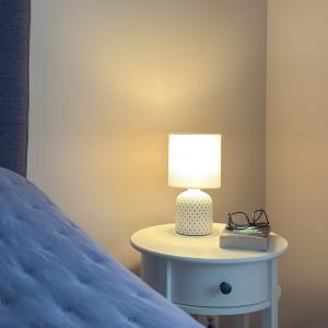 Bordslampa Keramik Fideli Vit/Grå 26,5cm Aneta Lighting