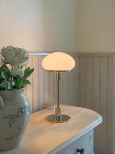 Bordslampa Glas Aneta Lighting New August Silver/Vit 36cm