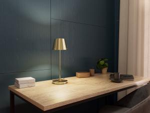 Bordslampa Mässing Herstal Gil 39,5cm