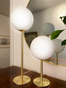 Bordslampa Hög Mässing/Opalvit Aneta Lighting Molekyl