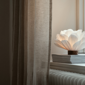 Bordslampa Lisa Papper/Vit Watt & Veke 23cm