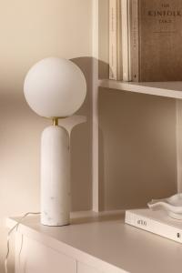 Bordslampa Marmor Vit Globen Lighting Torrano 53cm