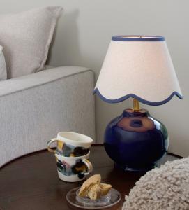 Bordslampa Nell Keramik Djupblå 35cm PR Home