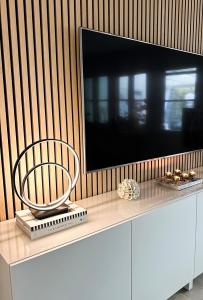 Bordslampa Svart Aneta Lighting Loop