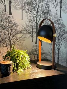 Bordslampa Svart/Mässing Aneta Lighting Bow 38cm